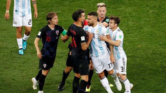 TANGO TRISTE: Caballero vacila, Messi some, Croácia humilha Argentina em Nizhny