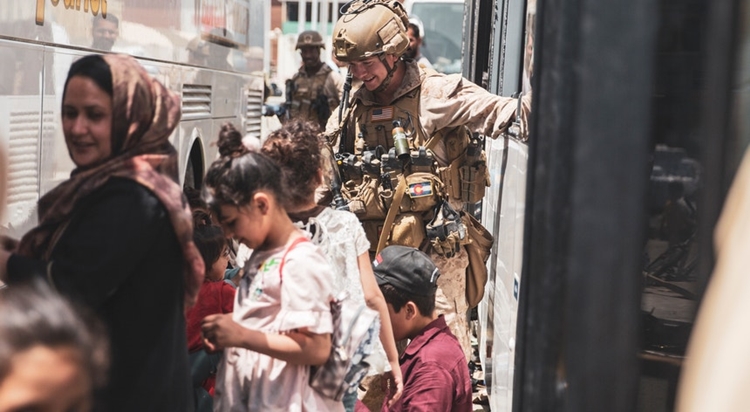 AFEGANISTÃO: Talibãs dão até 31 de agosto para saída dos militares