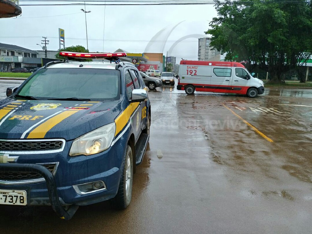 IMPRUDÊNCIA: Idosa e motociclista ficam gravemente feridas em colisão na 