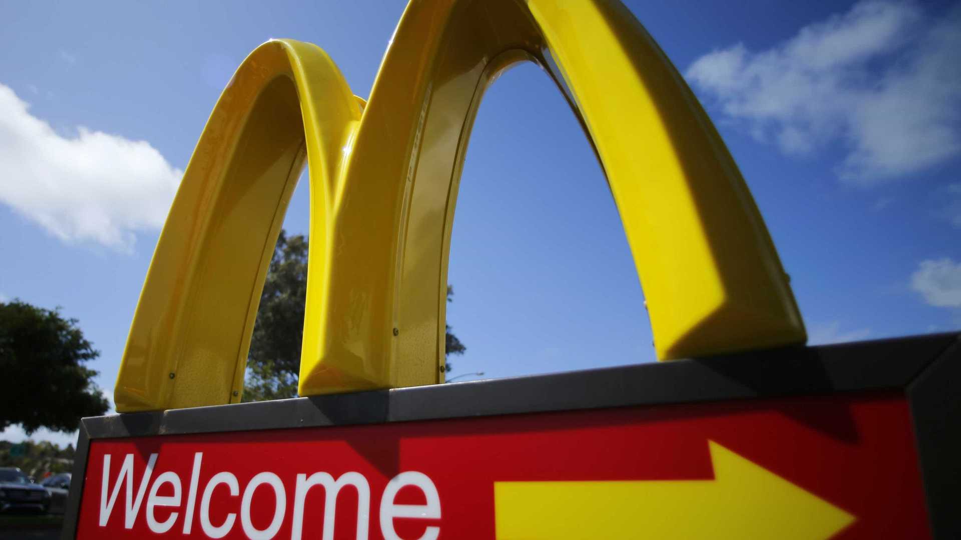 SAÚDE ALIMENTAR: Saladas com fezes do McDonald's intoxicam 163 pessoas nos EUA