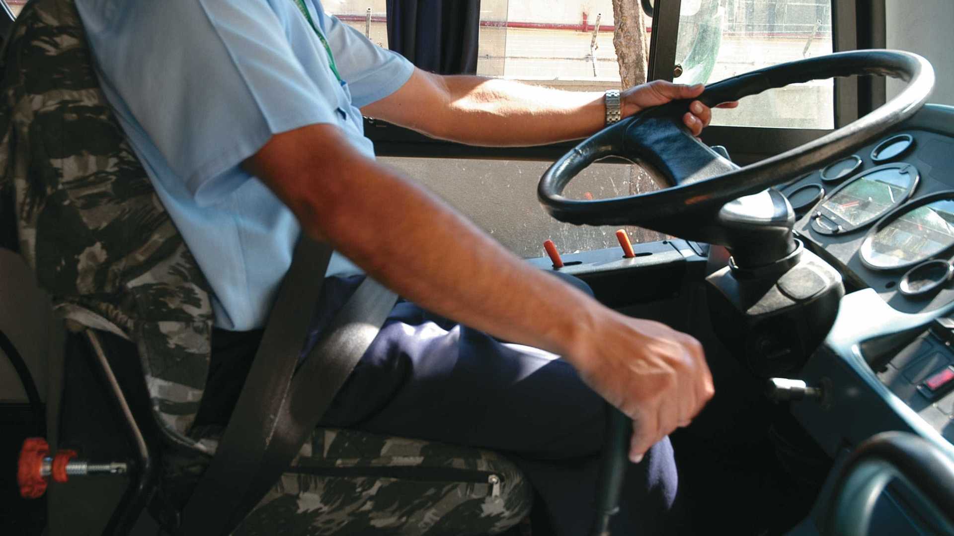 ADICIONAL: Motorista de ônibus que faz cobrança não receberá por acúmulo de função