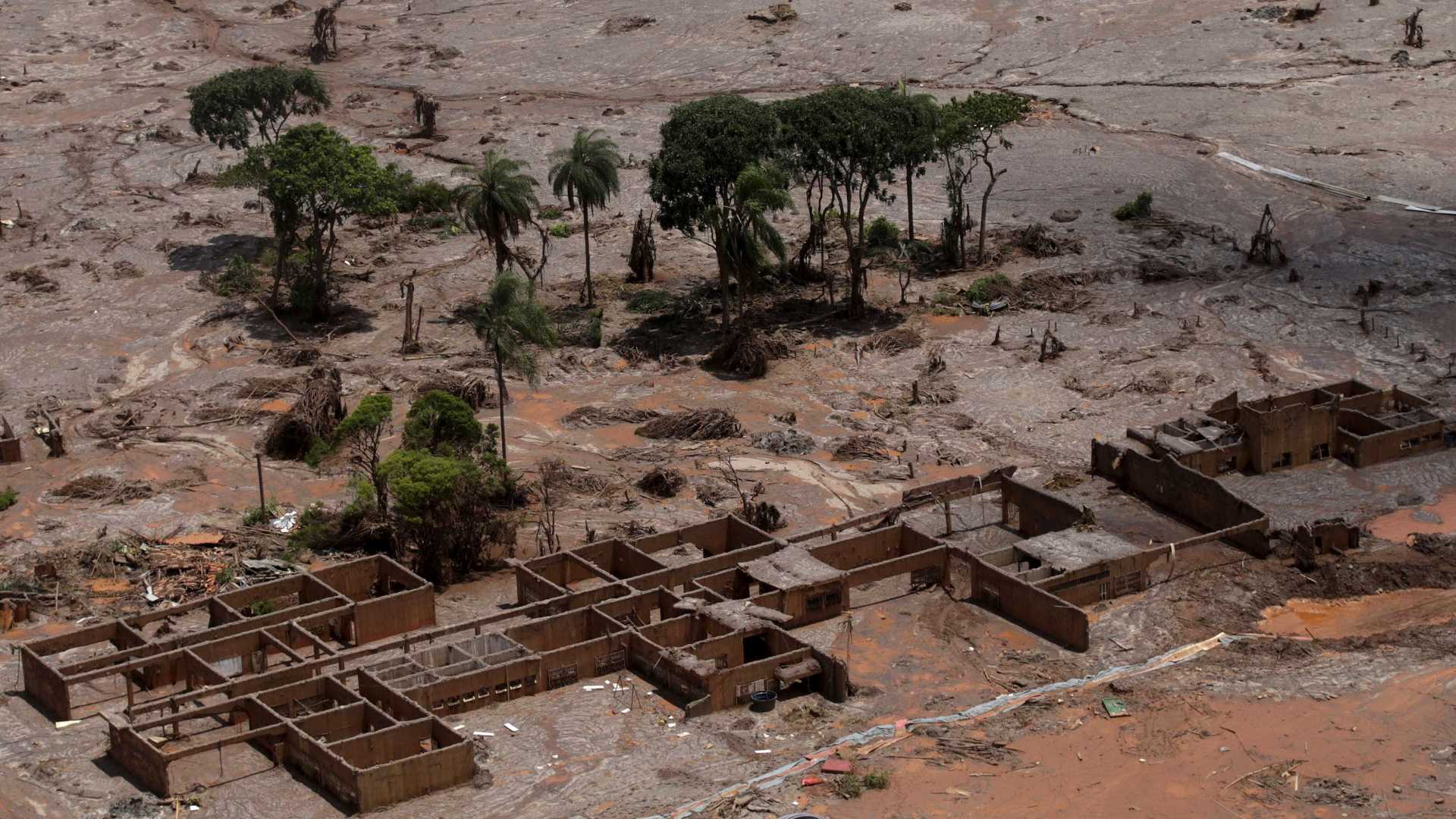 DESASTRE: Famílias de Mariana recebem acordo de indenização após três anos