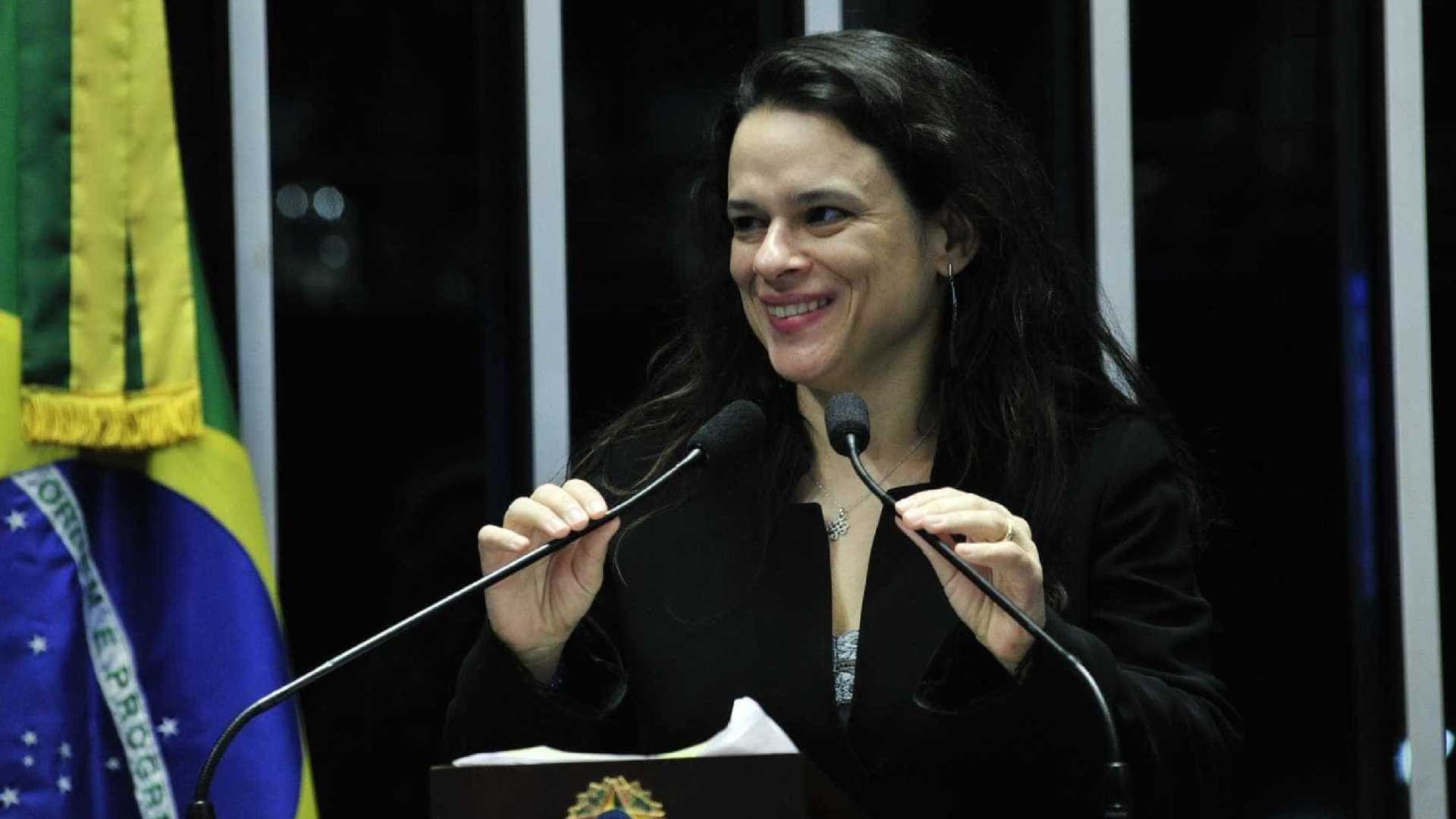 TWITTER: Janaína Paschoal recusa convite para ser vice na chapa de Bolsonaro