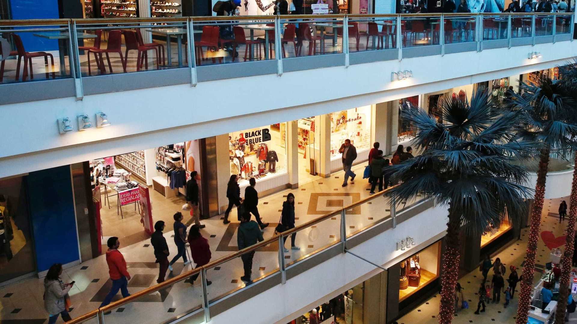 COMÉRCIO: Greve faz movimento em shoppings cair 15%, diz associação