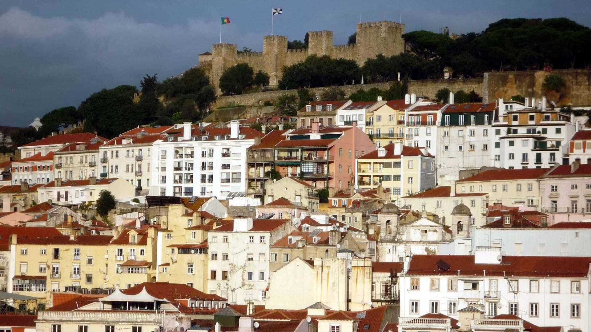 Portugal tem recorde de turistas brasileiros em 2017