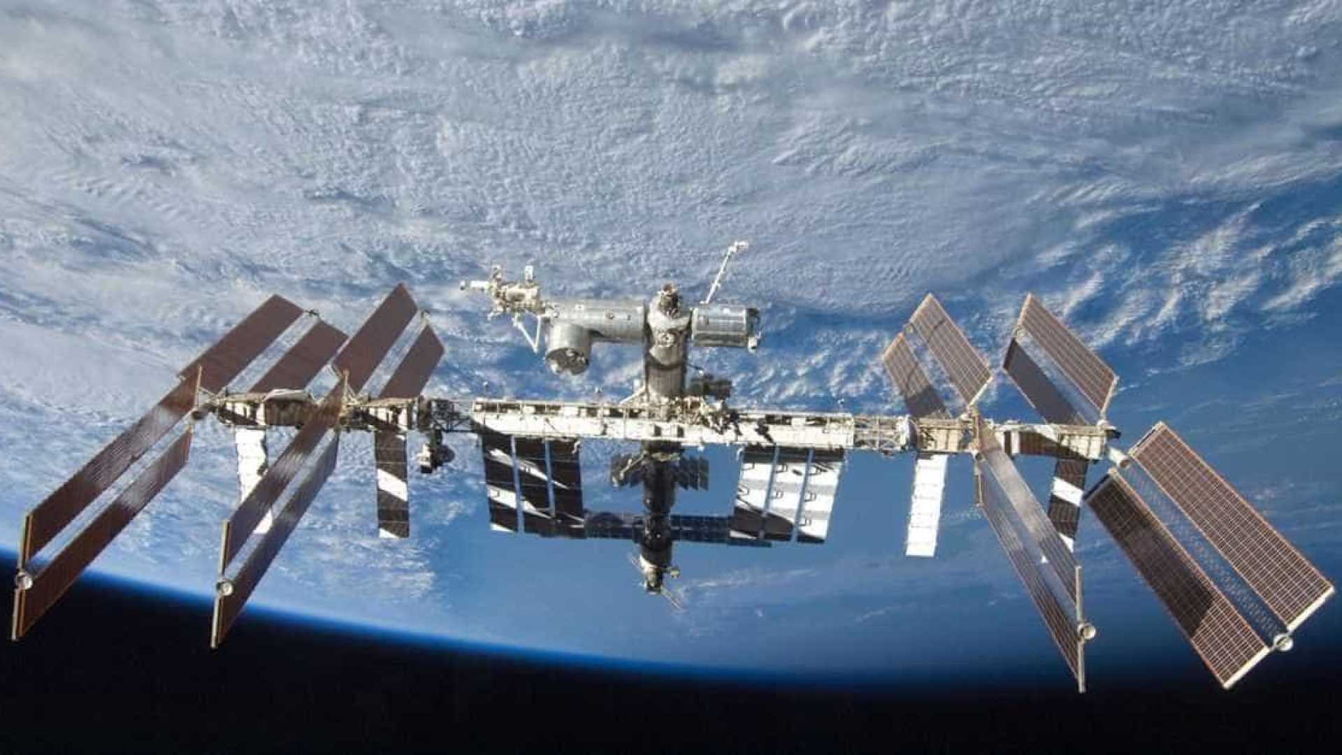 Estação espacial sobrevoa o Brasil e pode ser vista a olho nu