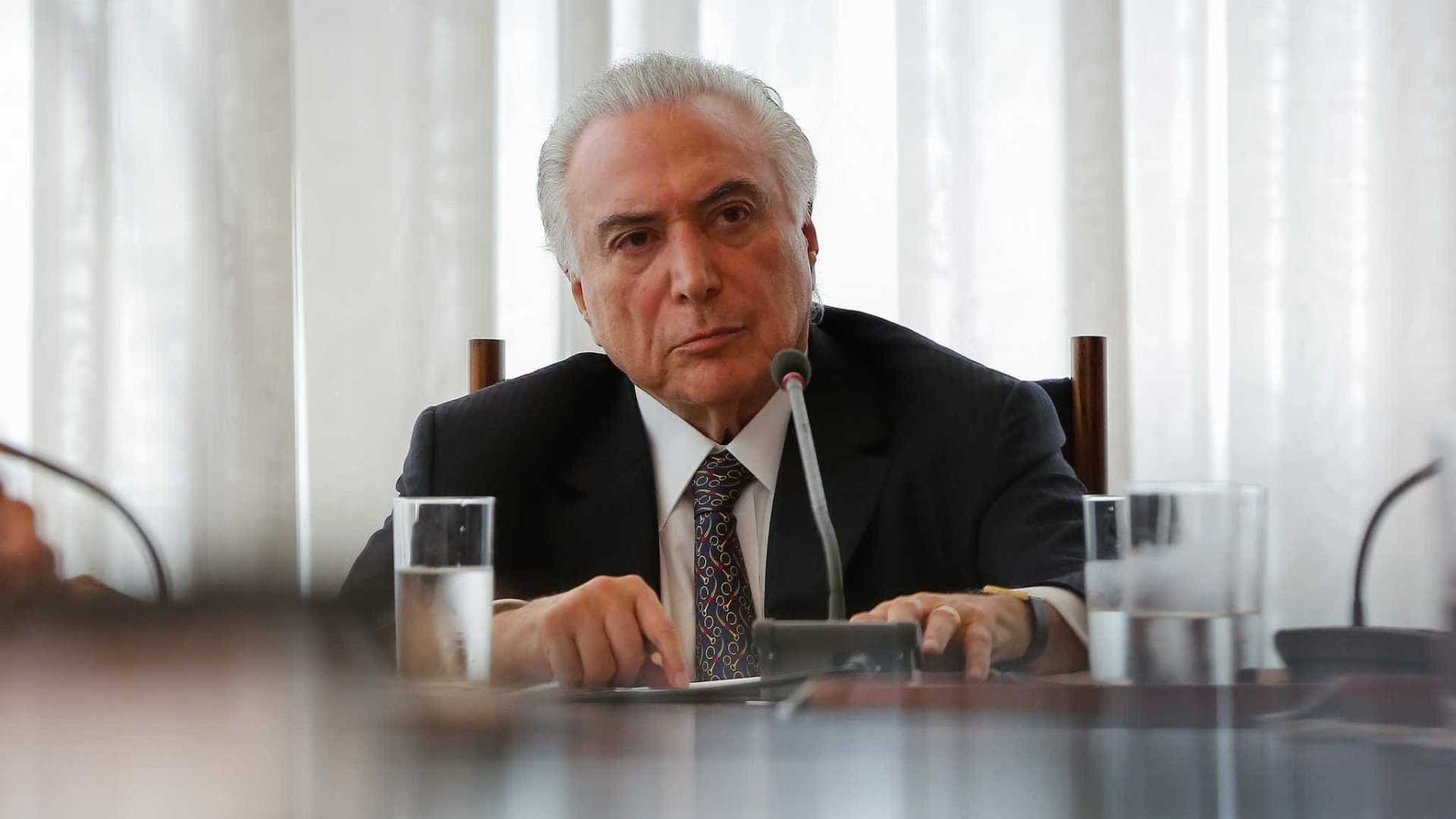 Temer pedirá mandados coletivos de busca e prisão no Rio