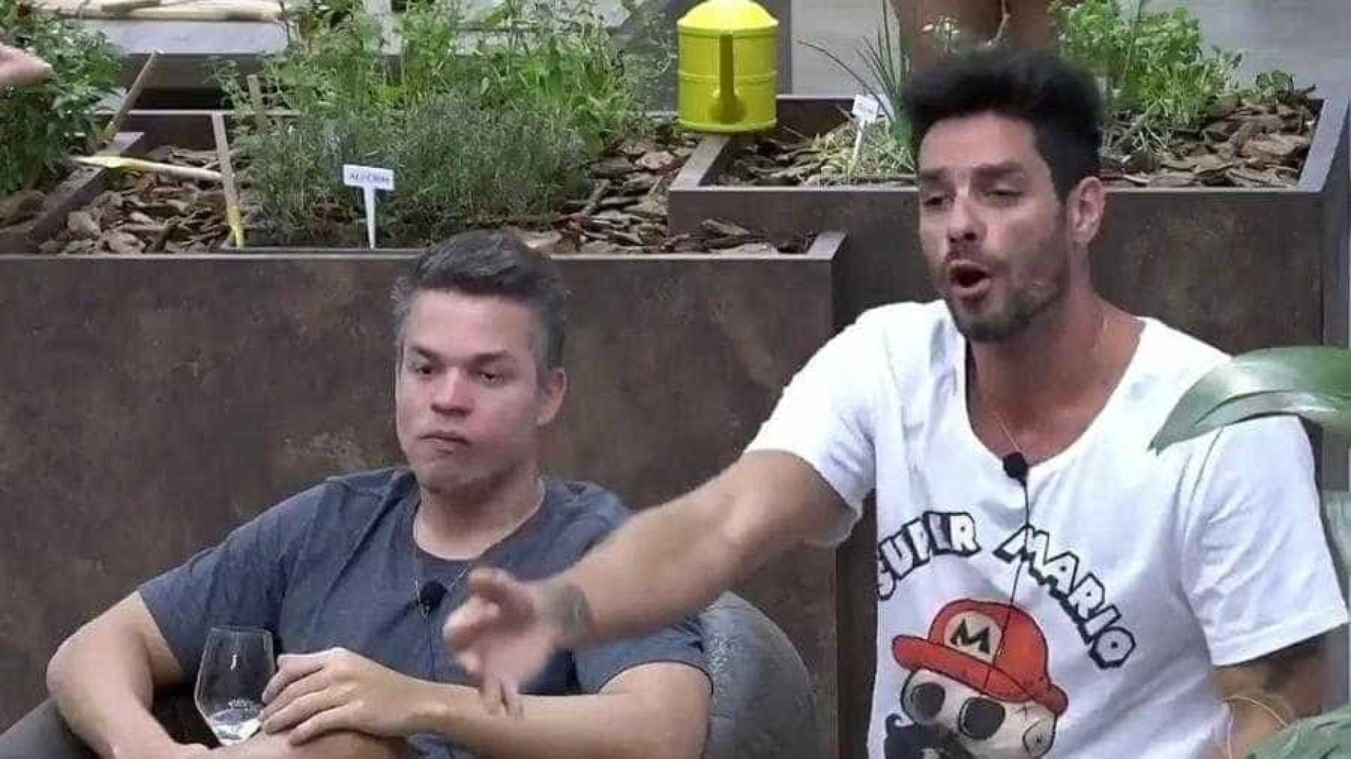 Ex-BBB briga feio com MC Créu e ameaça: 'Te arrebento na porrada'