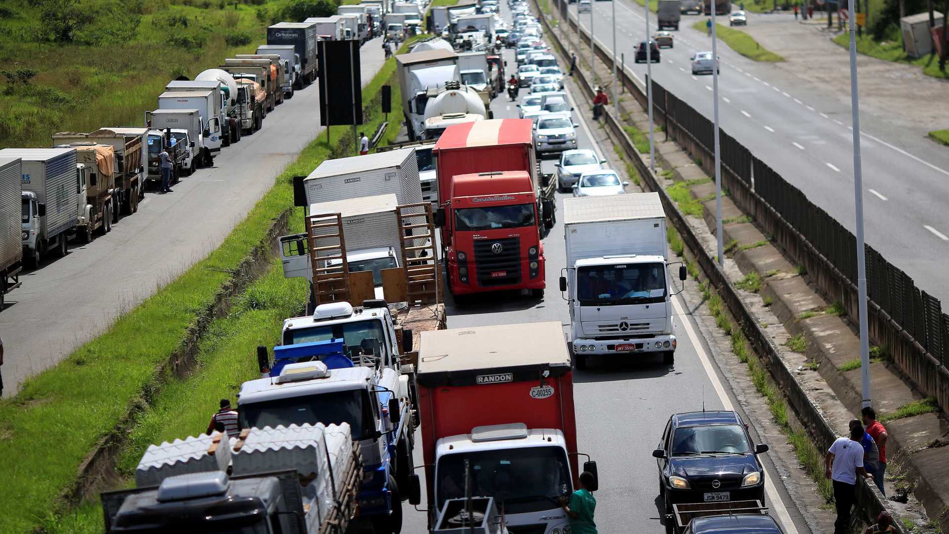 MANIFESTAÇÃO: Há 330 pontos de rodovias interditados em 23 estados, diz Abcam