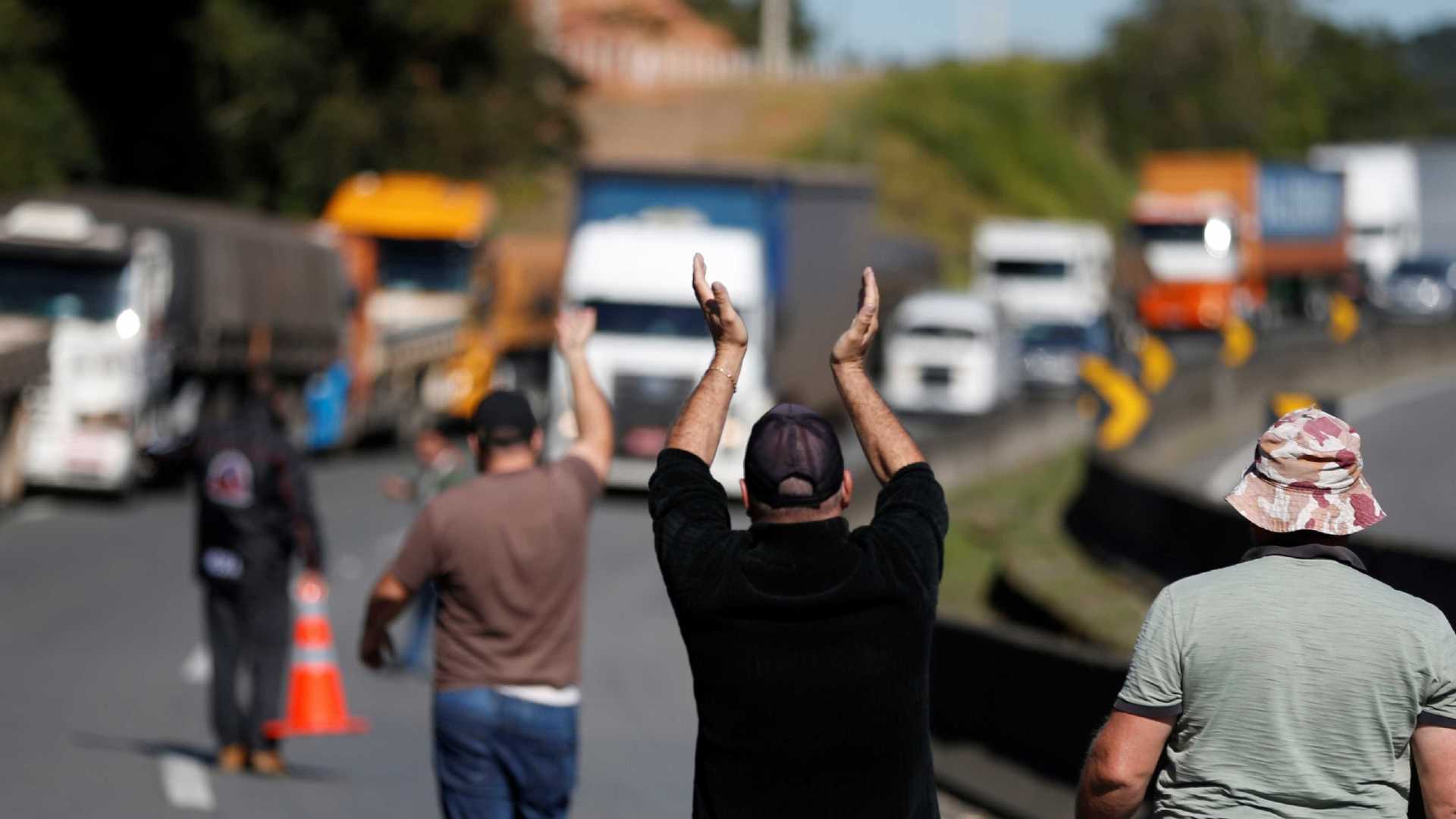 PROTESTO: Entenda a crise dos caminhoneiros