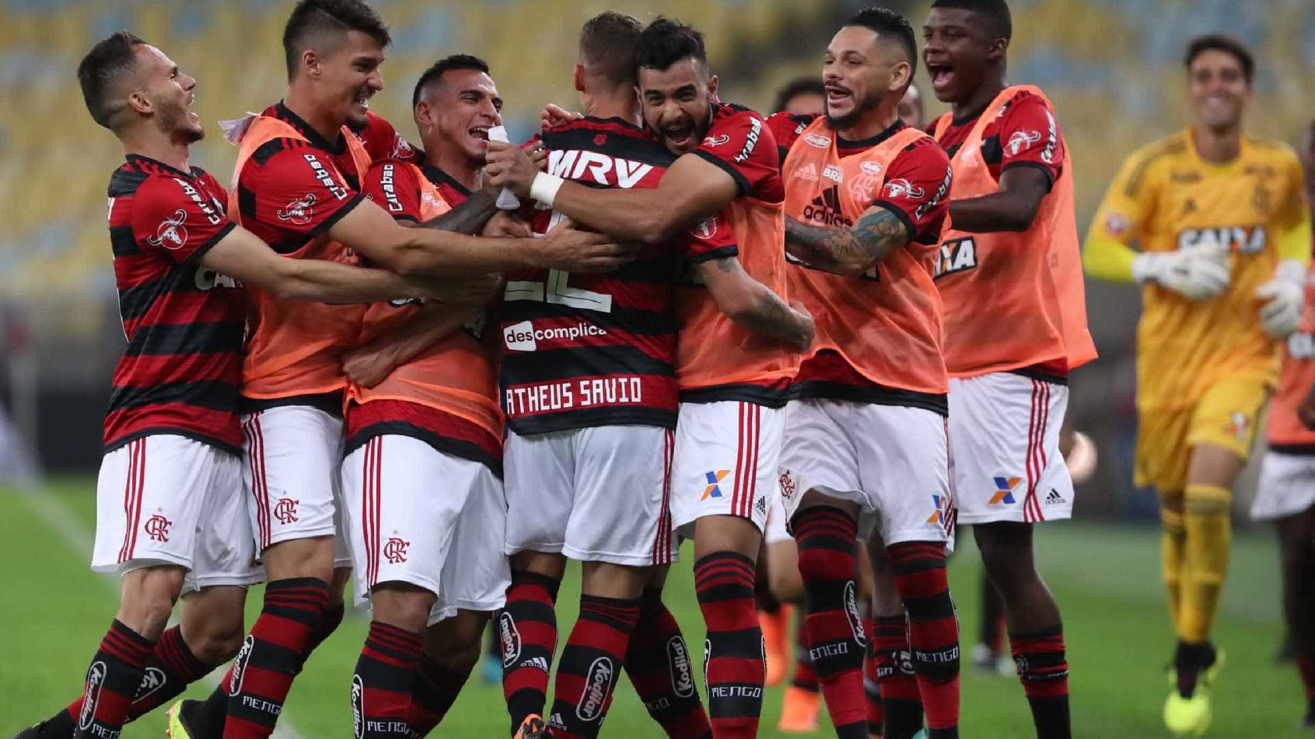 FUTEBOL: Líder, Flamengo enfrenta o Santos pelo Brasileirão; confira os jogos