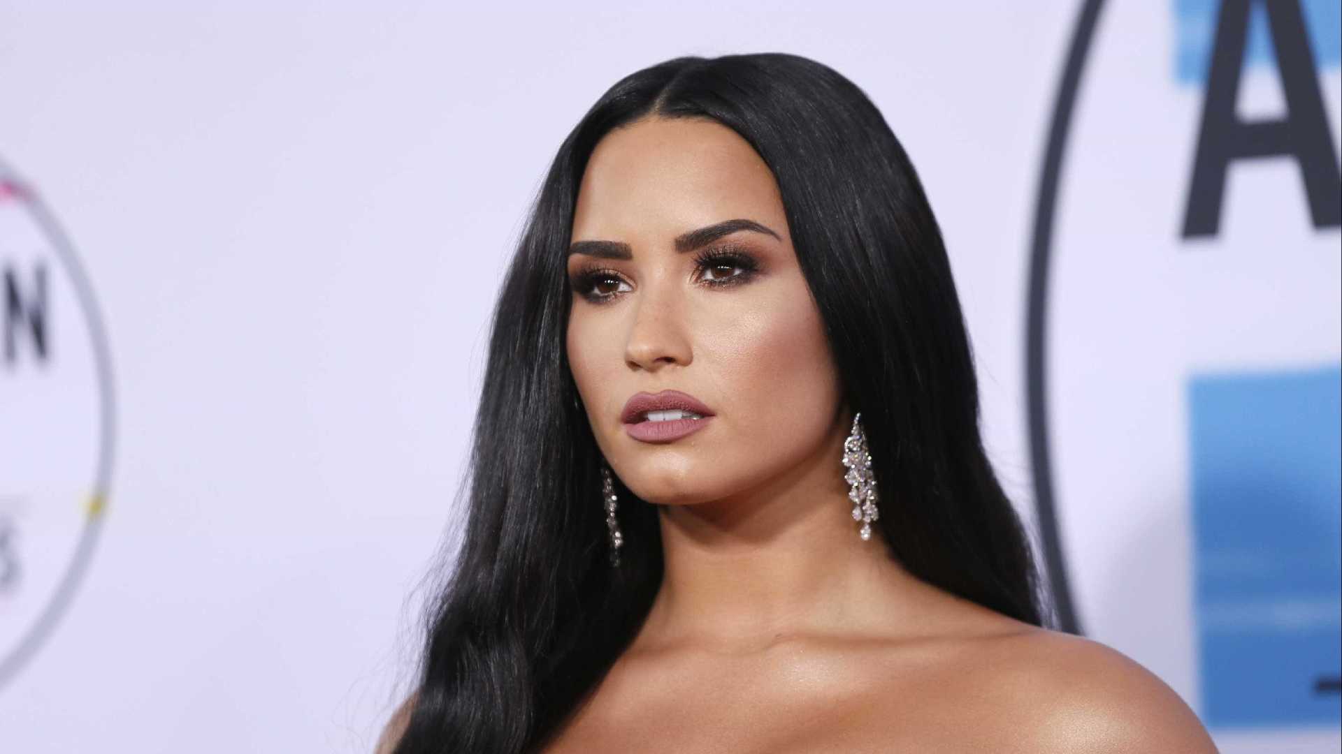 DECISÃO: Demi Lovato aceita ir para clínica de reabilitação, diz site