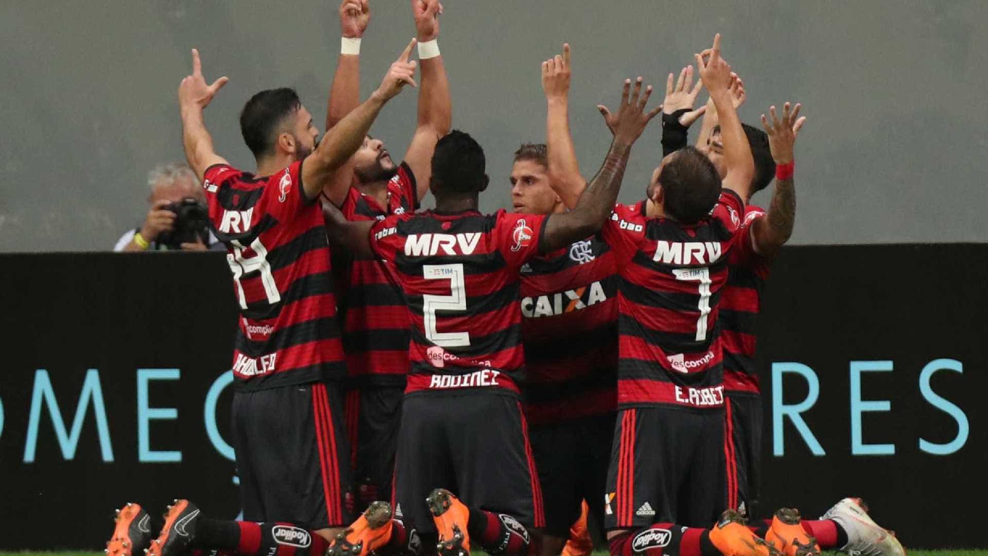 FUTEBOL: Flamengo vê mais chances de título, mas evita falar em prioridade