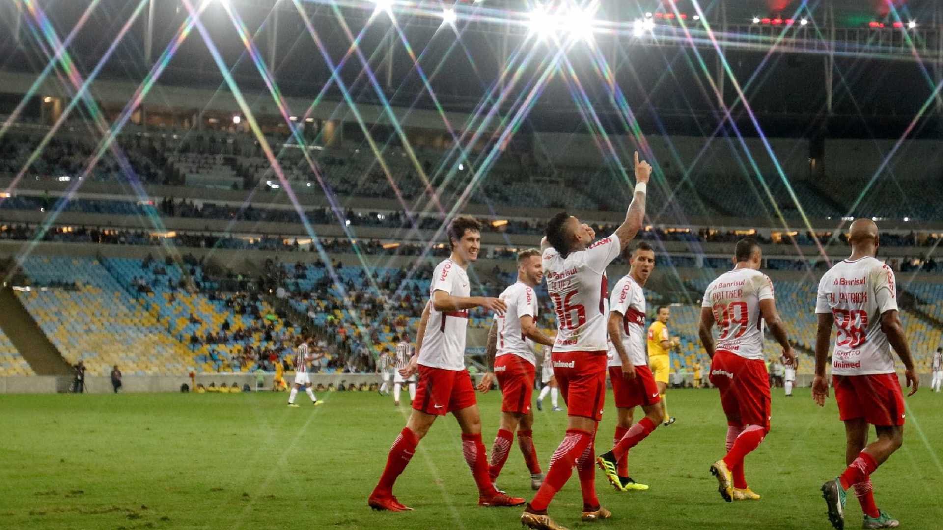 ERROS DEFENSIVOS: Inter aproveita falhas e atropela o Fluminense no Maracanã