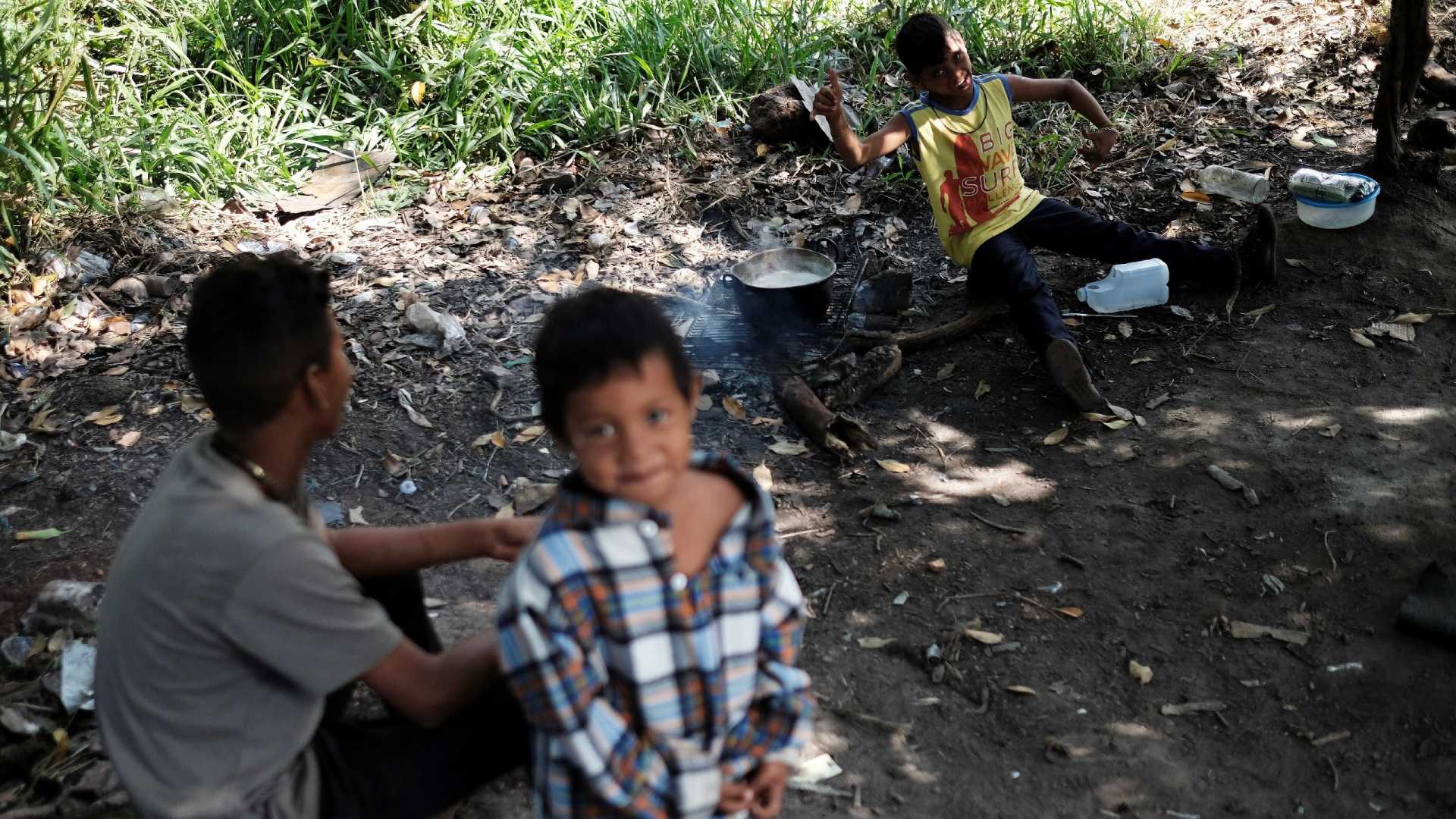 IMIGRANTES: Após conflito na fronteira, venezuelanos relatam fome e medo