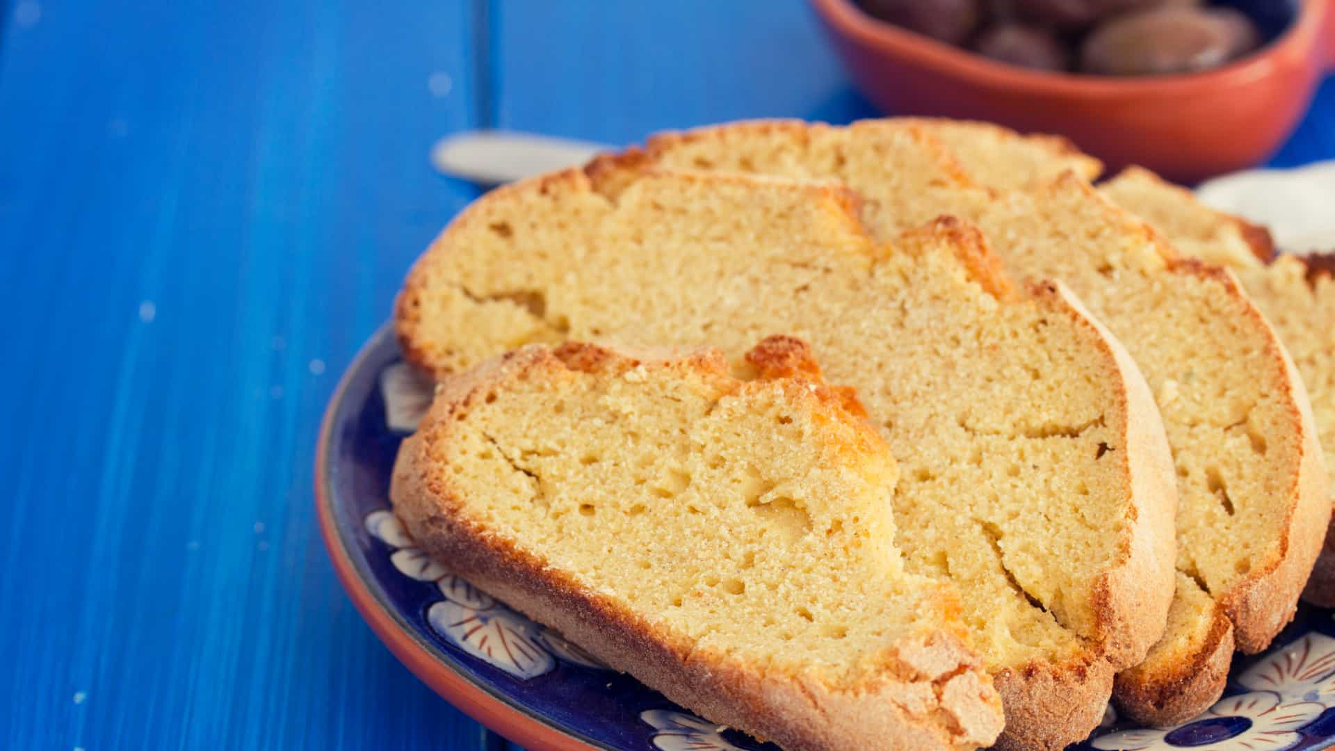 MUITO BOA: Aprenda como fazer uma deliciosa broa de milho portuguesa