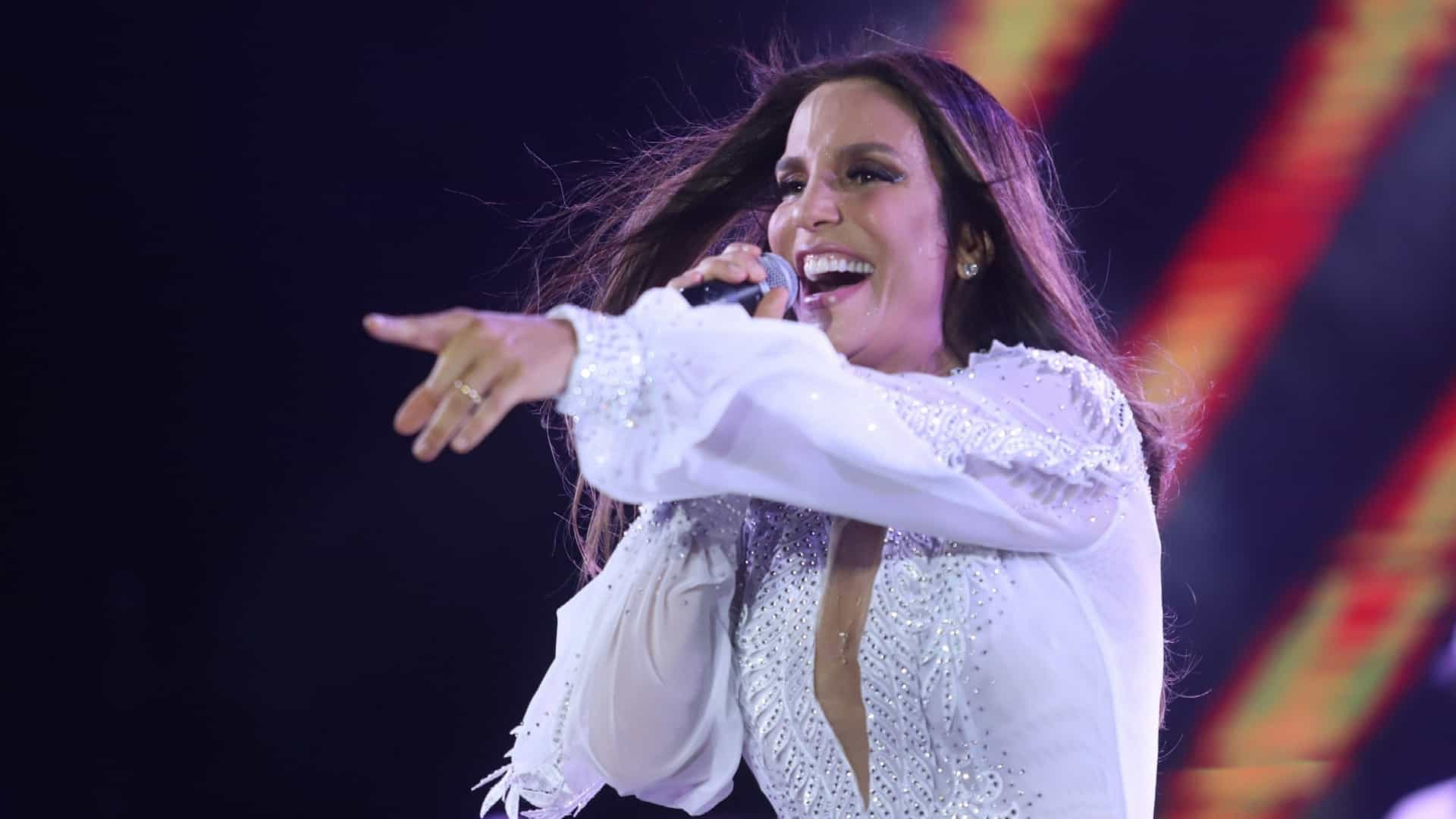 SHOW EM CASA:  'Estou montando um setlist especial', diz Ivete sobre live neste sábado