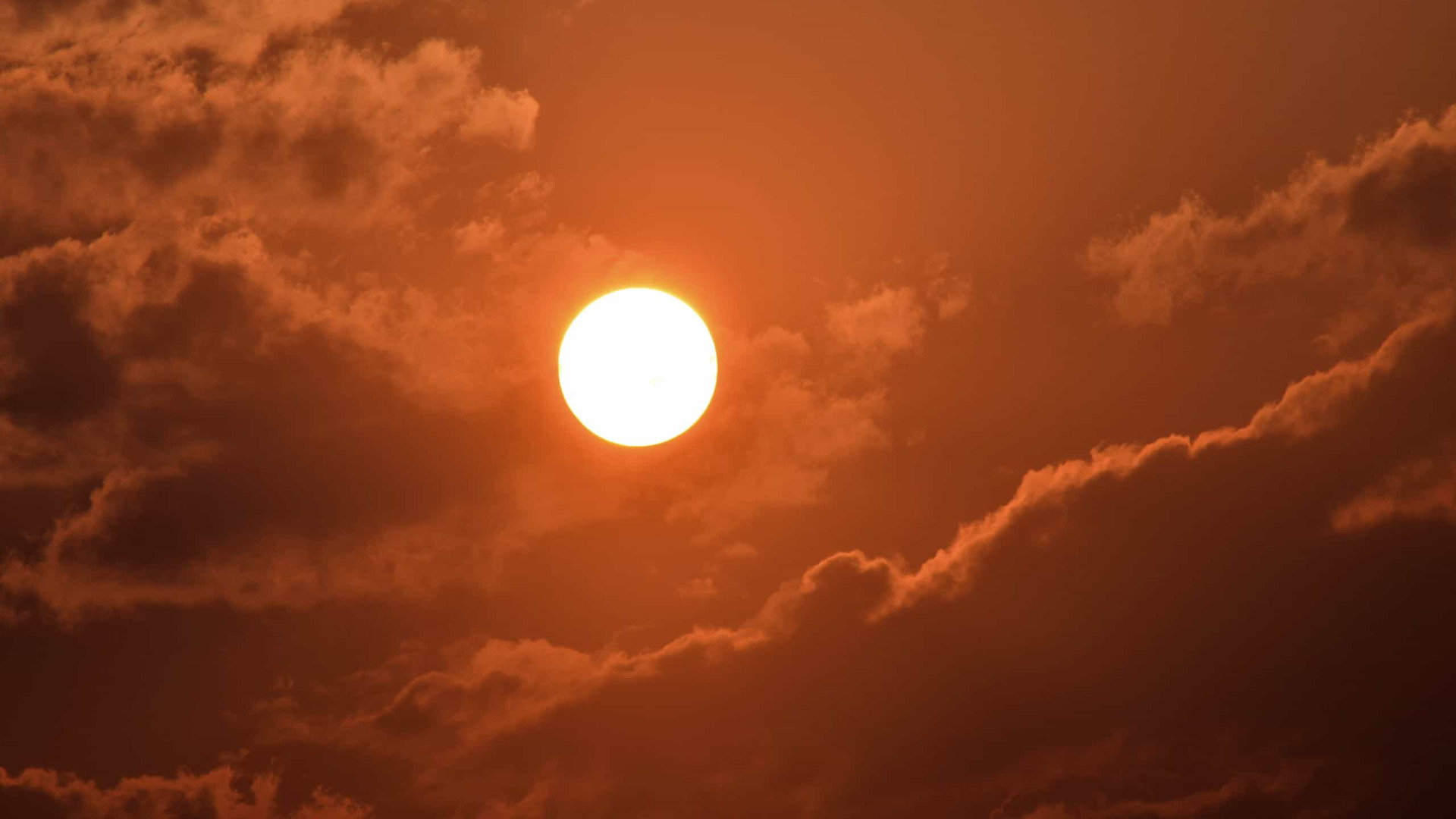 BAFO QUENTE: Sol e ar seco neste domingo (04) em RO, incluindo Cerejeiras