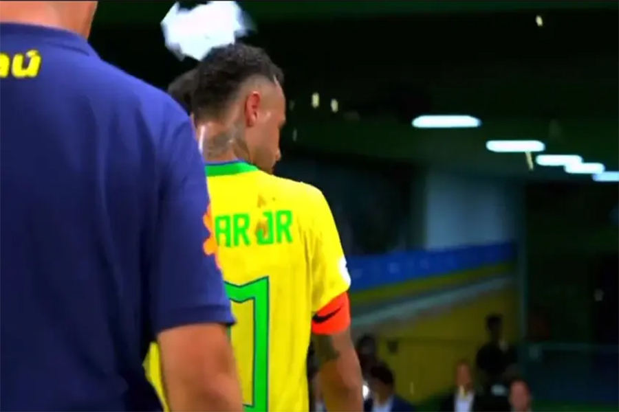 ‘PIPOQUEIRO’: Torcedor joga pipoca em Neymar após Brasil empatar com Venezuela