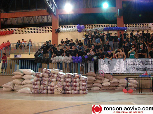 Gincana da FIP arrecada mais de 21 toneladas de alimento - confira álbum de fotos