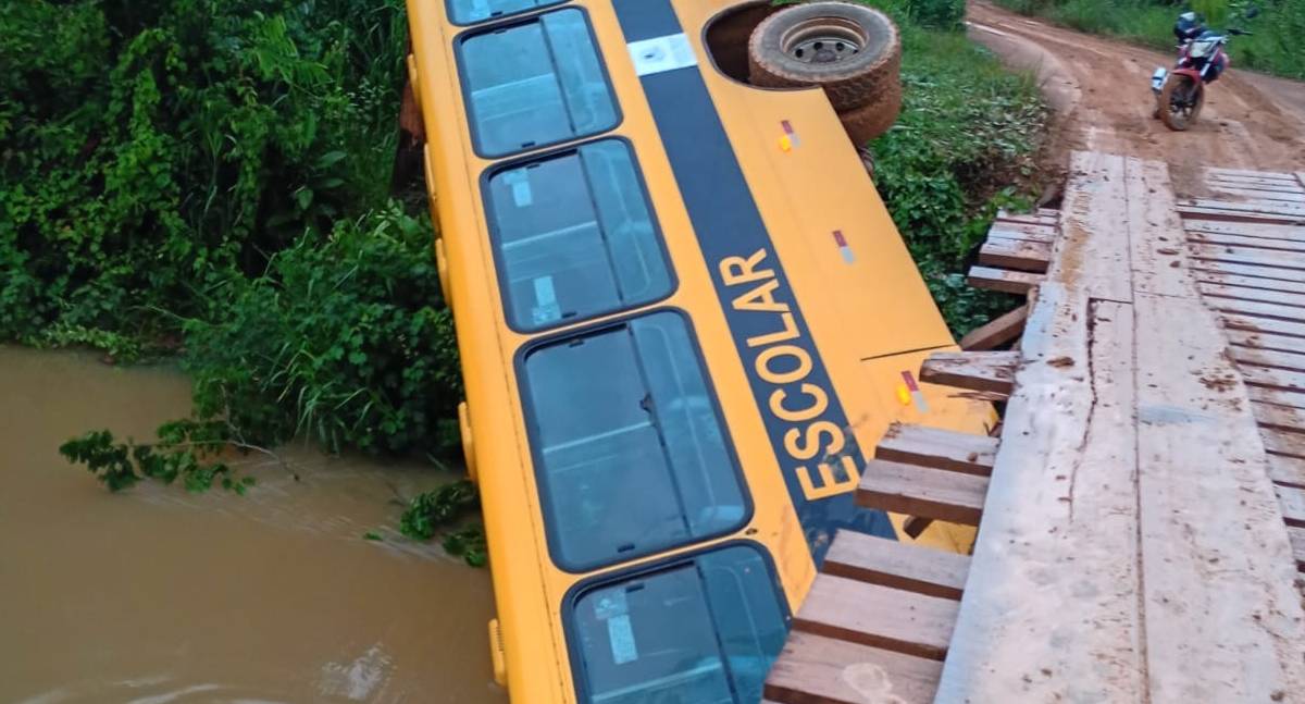 NOTA DE ESCLARECIMENTO: Prefeitura emite nota sobre acidente com ônibus escolar 