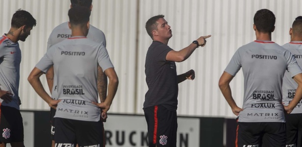 BRASILEIRÃO: Corinthians revive roteiro pós-Tite com saída repentina e instabilidade