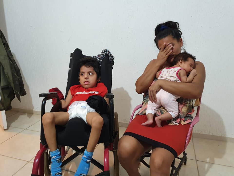 DRAMA: Mãe solteira com duas crianças não tem comida e precisa de ajuda