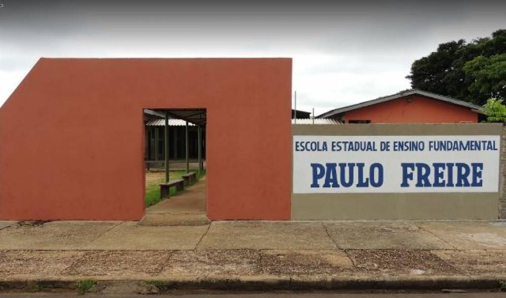 DIRETORA EXPLICA: Crianças são colocadas para limpar salas de aula em escola estadual