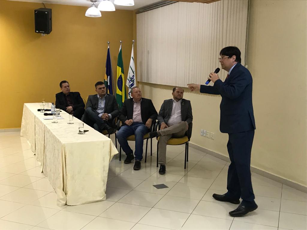 NEGÓCIOS INTERNACIONAIS: Business Day teve palestra do representante do Consulado Americano na abertura