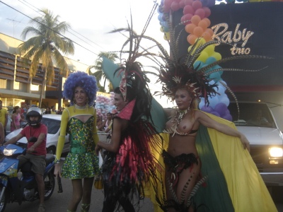 Desfile da “Parada do Orgulho Gay” em Porto Velho mobiliza comunidade