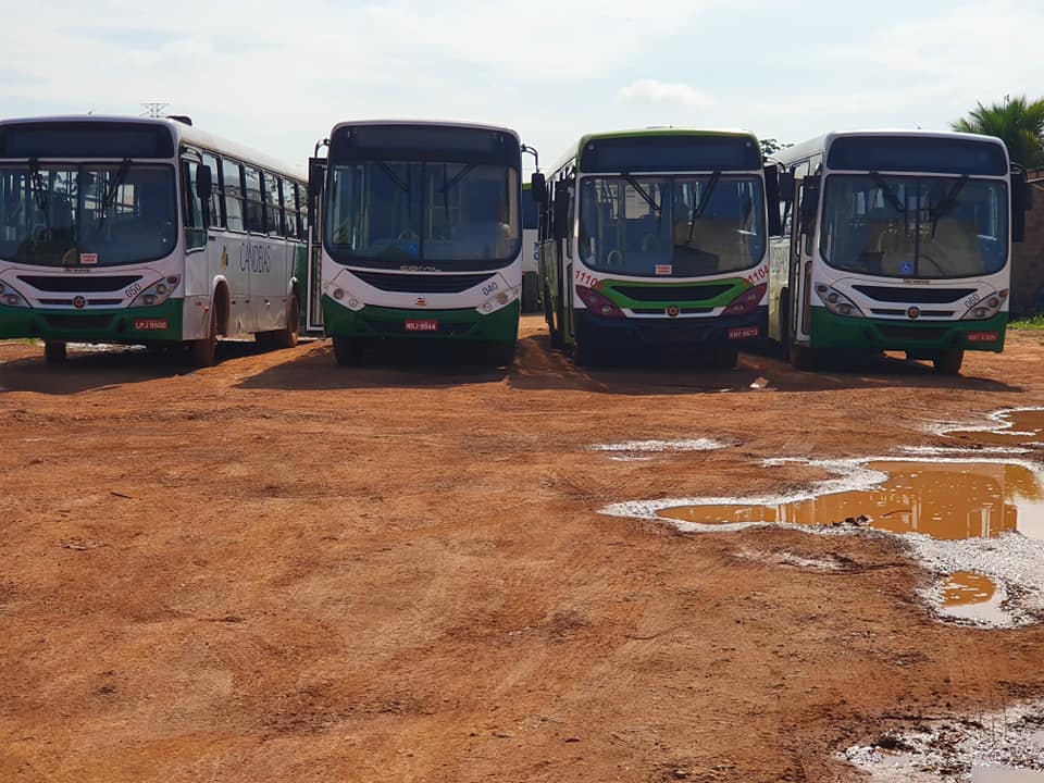 SEM CONDIÇÕES: Transporte coletivo em Candeias do Jamari é paralisado por trabalhadores