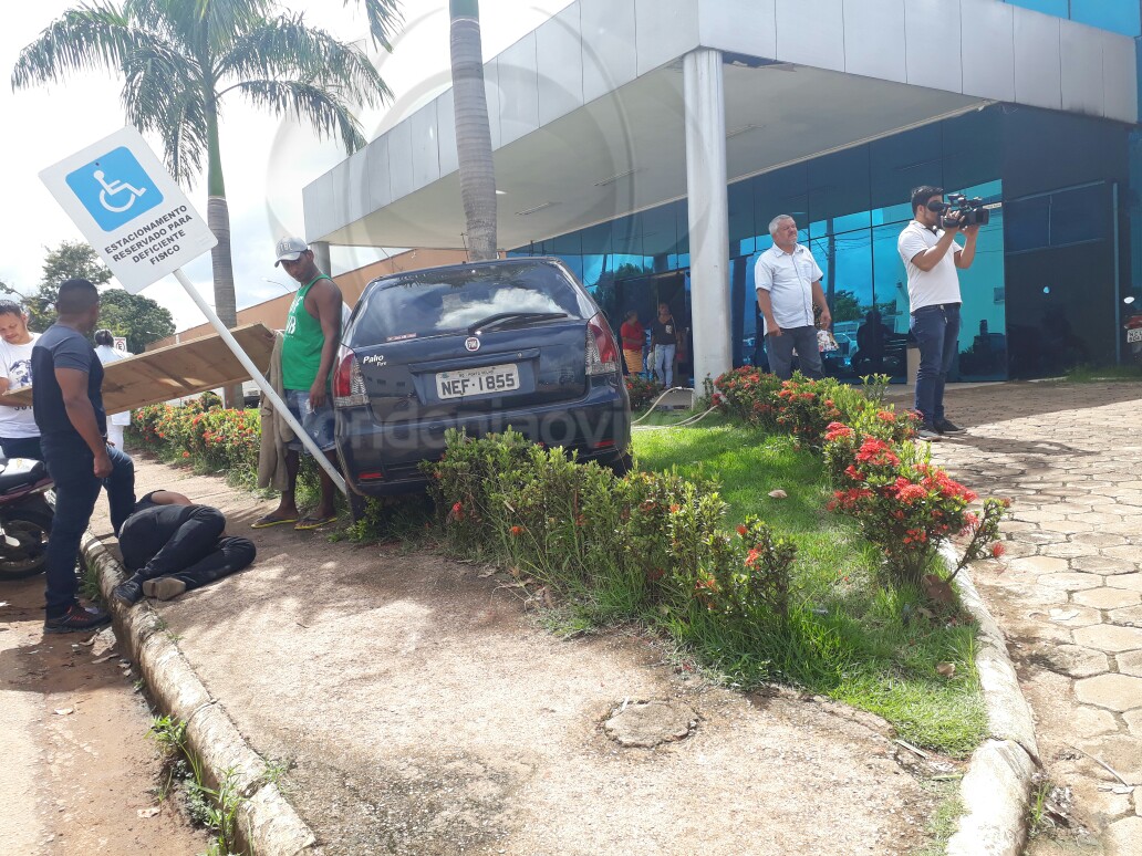 Pedestre fica seriamente ferido ao ser atropelado em frente ao hospital de Barretos