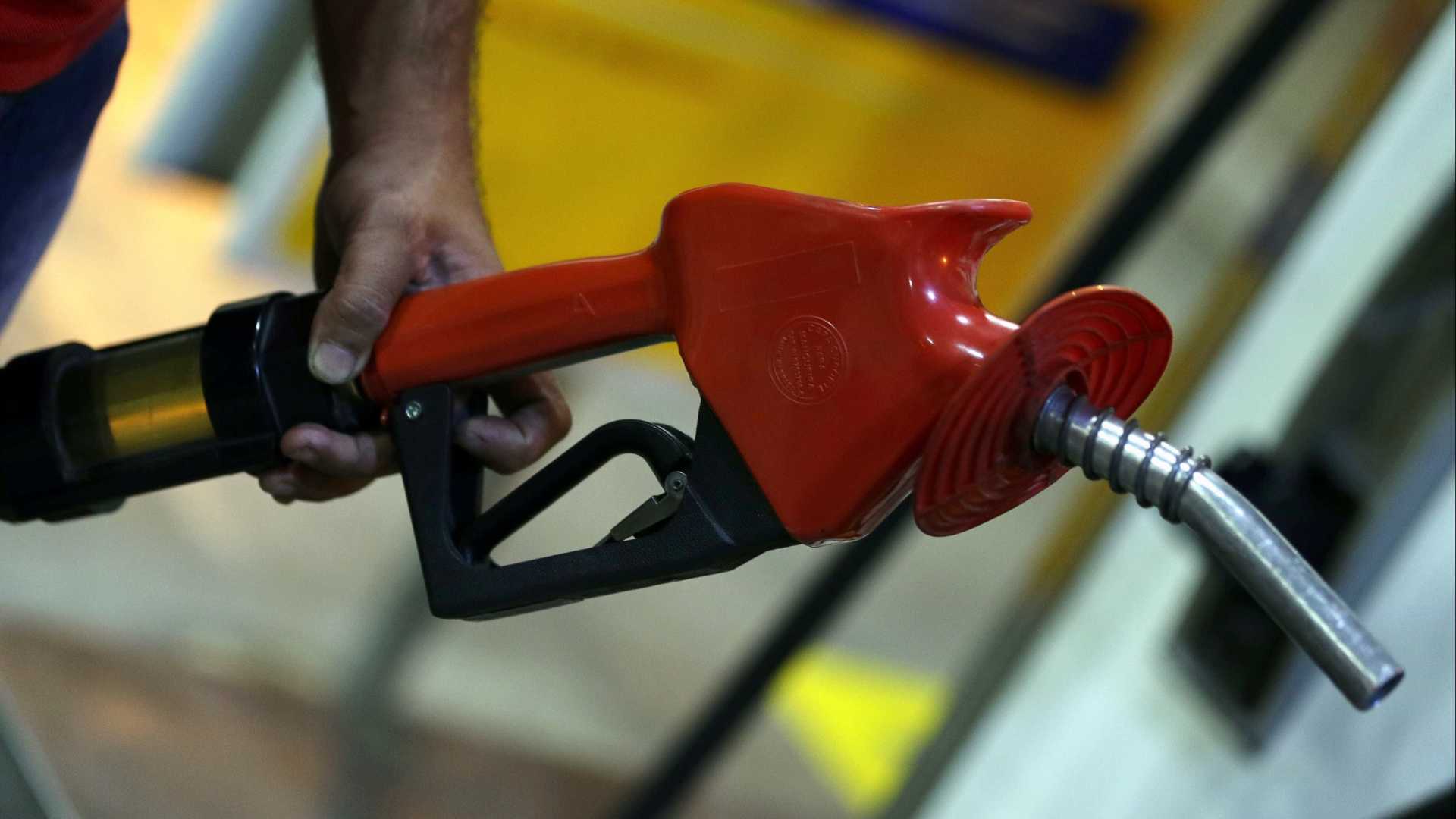 Petrobras anuncia alta de 1,7% no preço da gasolina