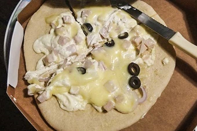 Subway pede desculpas por pizza de foto que viralizou na internet