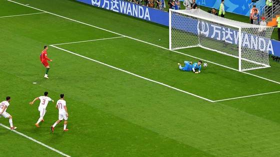 VAR vira protagonista, CR7 perde pênalti, e Portugal arranca classificação em empate com Irã