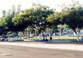 Praça Aluísio Ferreira vai ser reformada e lanchonetes que ficam na Pinheiro Machado vão ter que sair do local