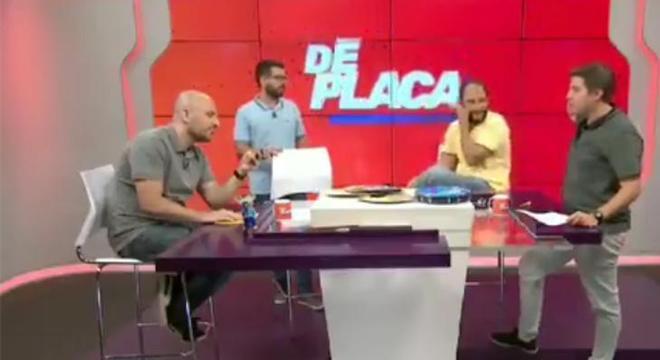 VÍDEO: Comentarista faz piada ao vivo com tragédia no Fla e é detonado na web