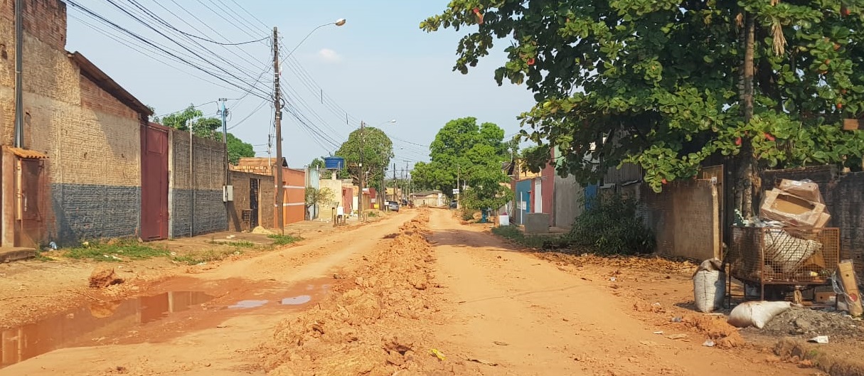 SÓ NA CONVERSA: Promessa de asfalto na rua Cajueiro no bairro Castanheira segue sem ser cumprida