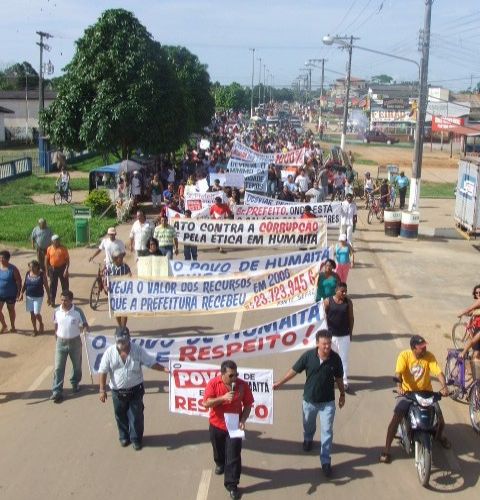 População pede afastamento do prefeito de Humaitá por improbidade administrativa e perseguição ao funcionalismo - Veja foto 