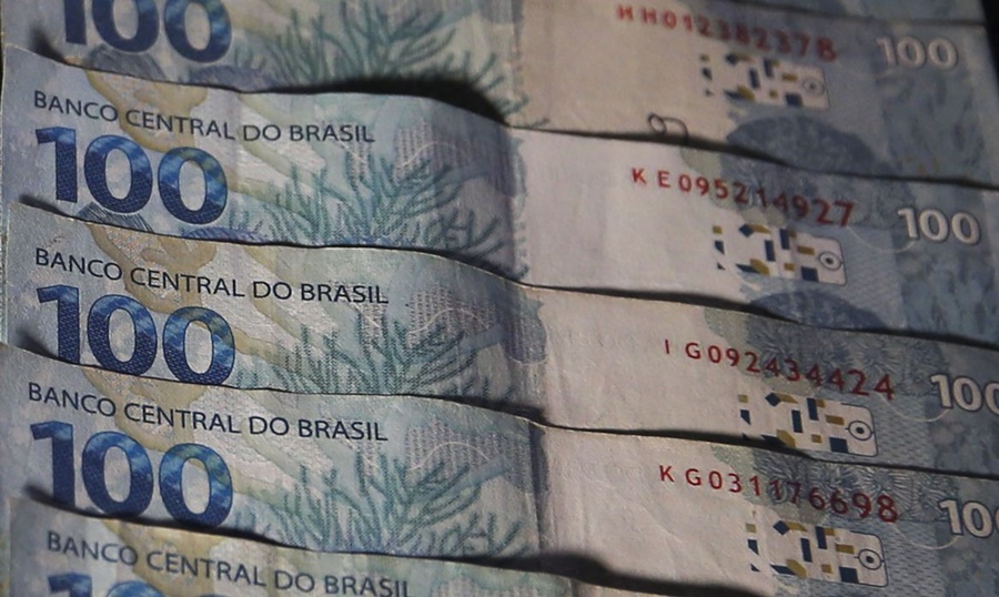 SEM DÓ: Impostos pagos por brasileiros em 2022 passam de R$ 2,8 trilhões