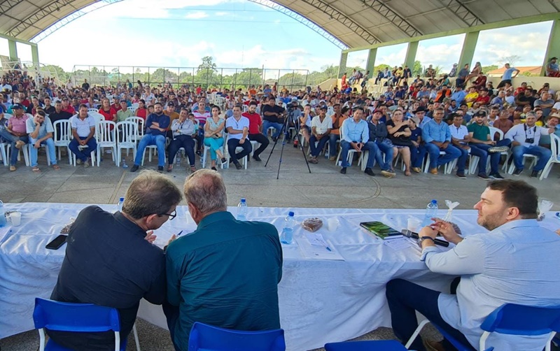 DISTRITO: Audiência pública reúne população de Jacinópolis para discutir regularização 