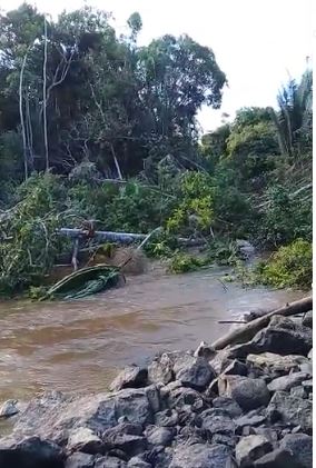 PREJUÍZO: Forte chuva desvia curso de rio e cidade fica sem abastecimento de água 