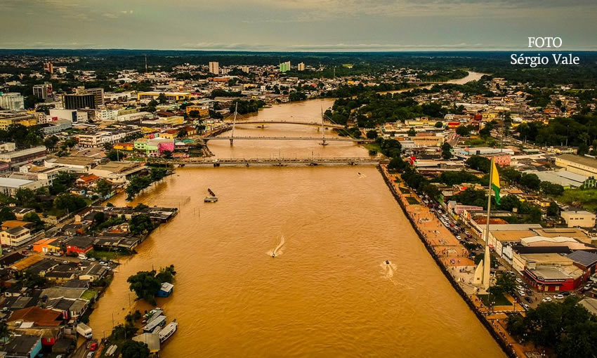 ENCHENTE: Rio Acre retira 451 pessoas de suas casas e água continua subindo