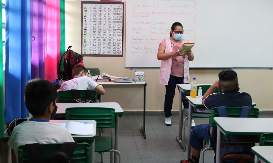 DESINTERESSE: Estudo mostra que em 2040, Brasil terá carência de 235 mil professores