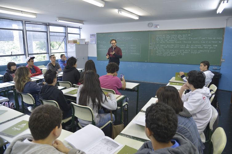 Pesquisadores mostram desafios no ensino de inglês