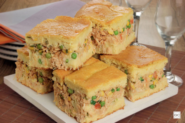 RECEITA: Torta caipira de frango com massa de milho verde é deliciosa; aprenda a fazer