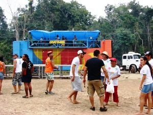 Muita chuva e ferroadas de arraia no festival de praia de Jacy