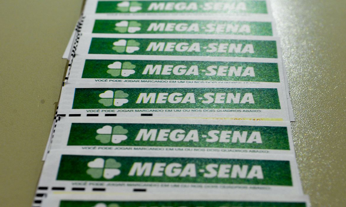 SÁBADO: Mega-Sena acumula e próximo concurso deve pagar R$ 60 milhões