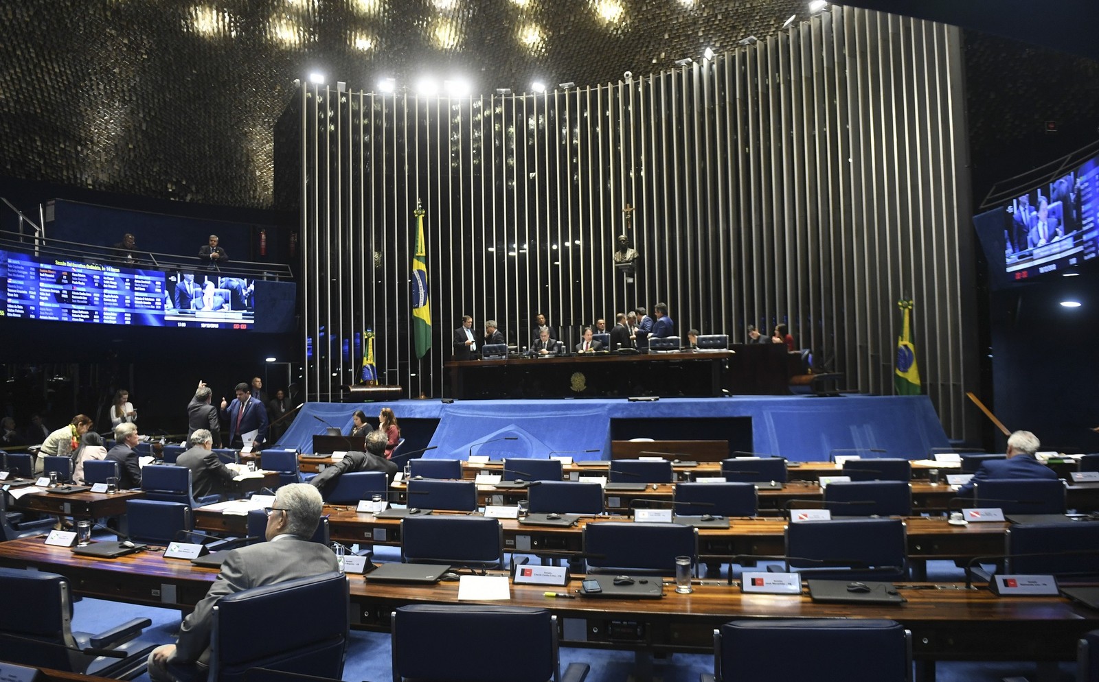 MUDANÇA NA CLT: Senado aprova projeto que protege trabalhadoras grávidas