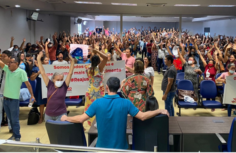 SINTERO: Técnicos educacionais realizam manifestações no primeiro dia de greve
